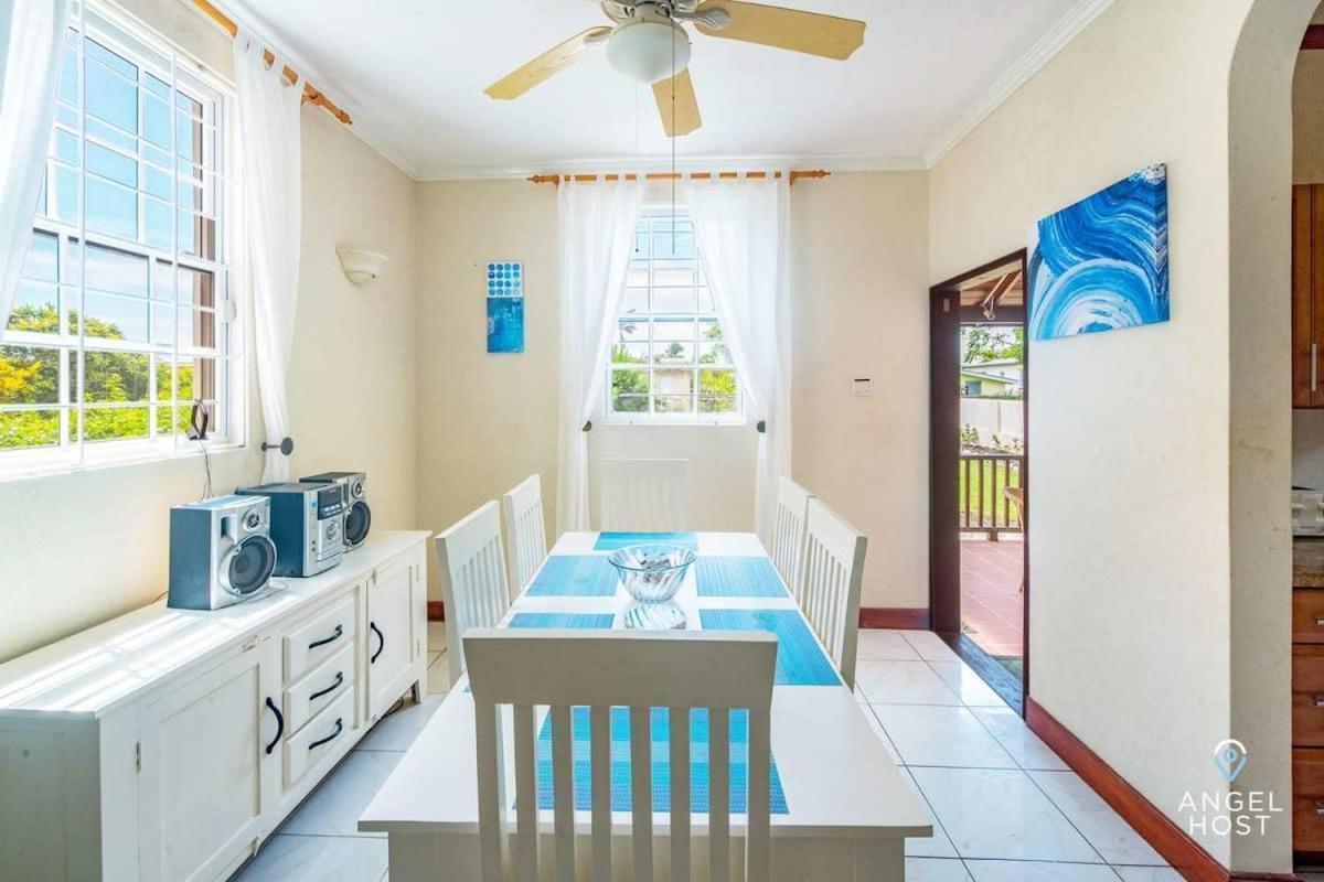 2-Story Townhome With Private Pool, Ideal For Group! Christ Church Exterior photo