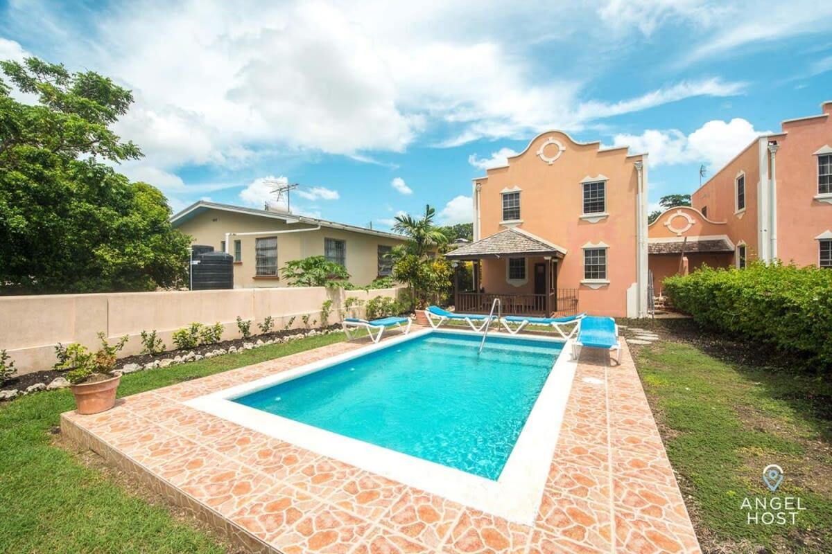 2-Story Townhome With Private Pool, Ideal For Group! Christ Church Exterior photo